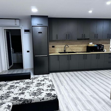Whitehouse2 Apartment อาราด ภายนอก รูปภาพ