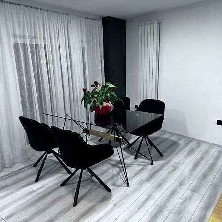 Whitehouse2 Apartment อาราด ภายนอก รูปภาพ