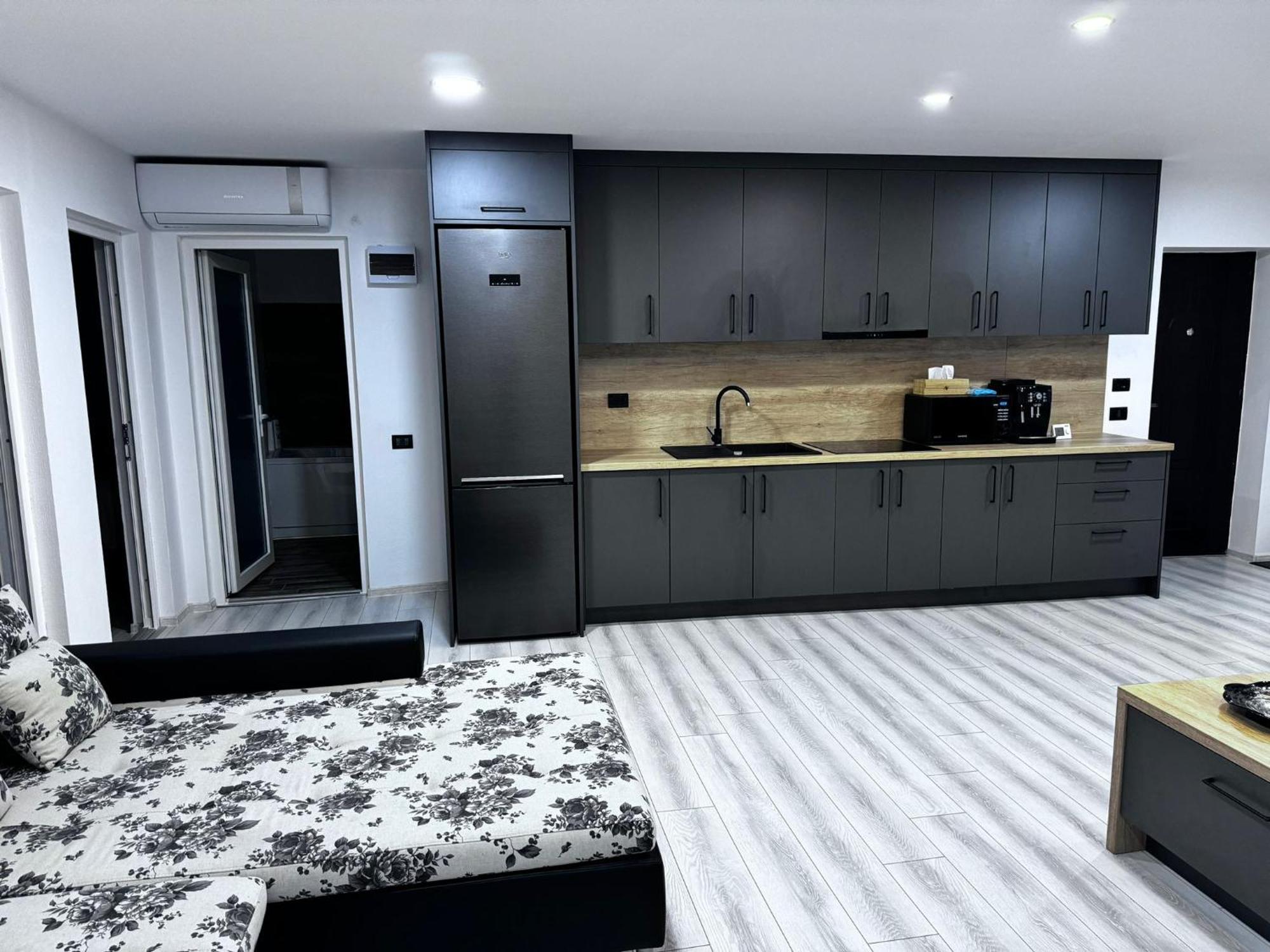 Whitehouse2 Apartment อาราด ภายนอก รูปภาพ