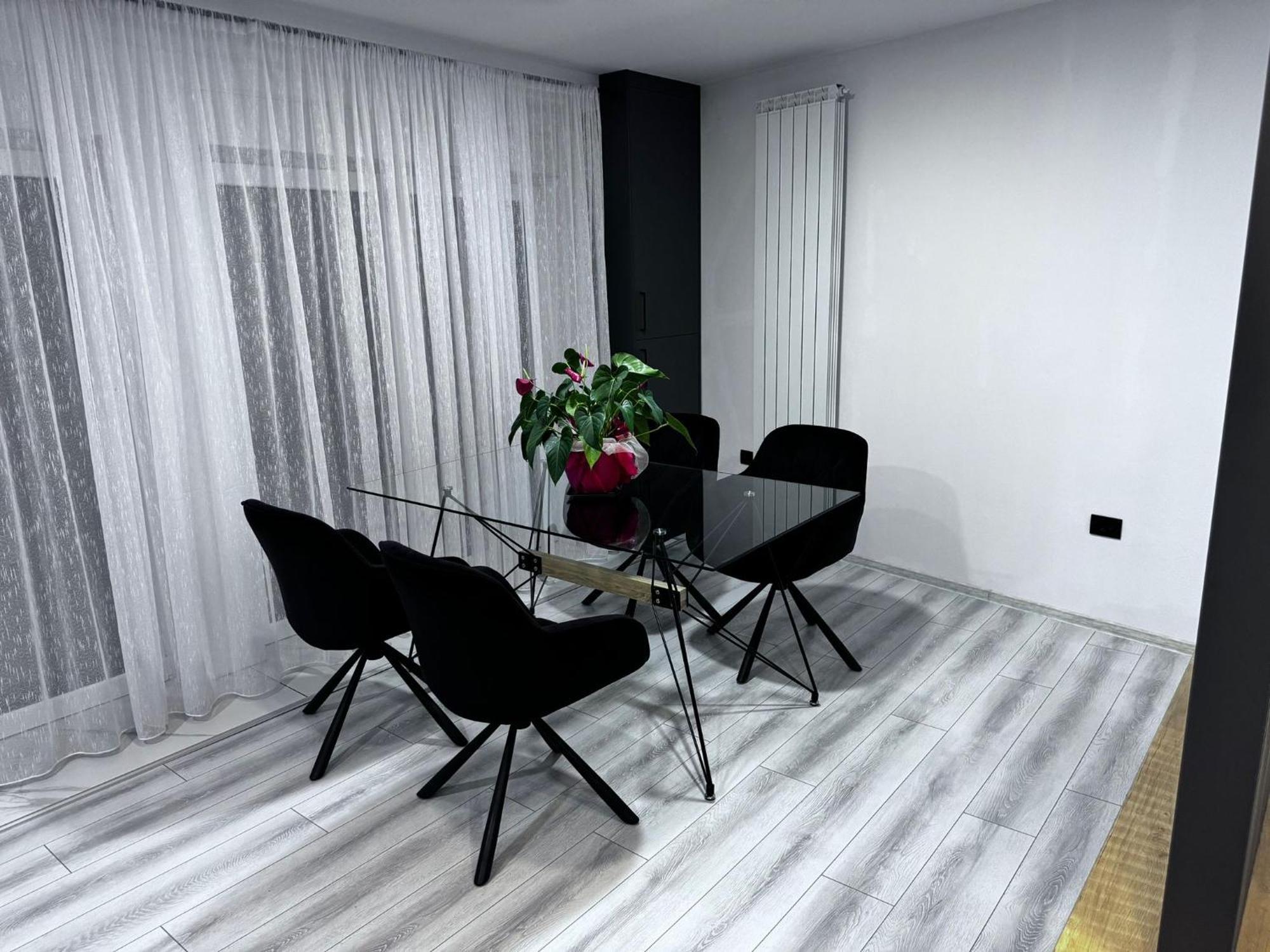 Whitehouse2 Apartment อาราด ภายนอก รูปภาพ